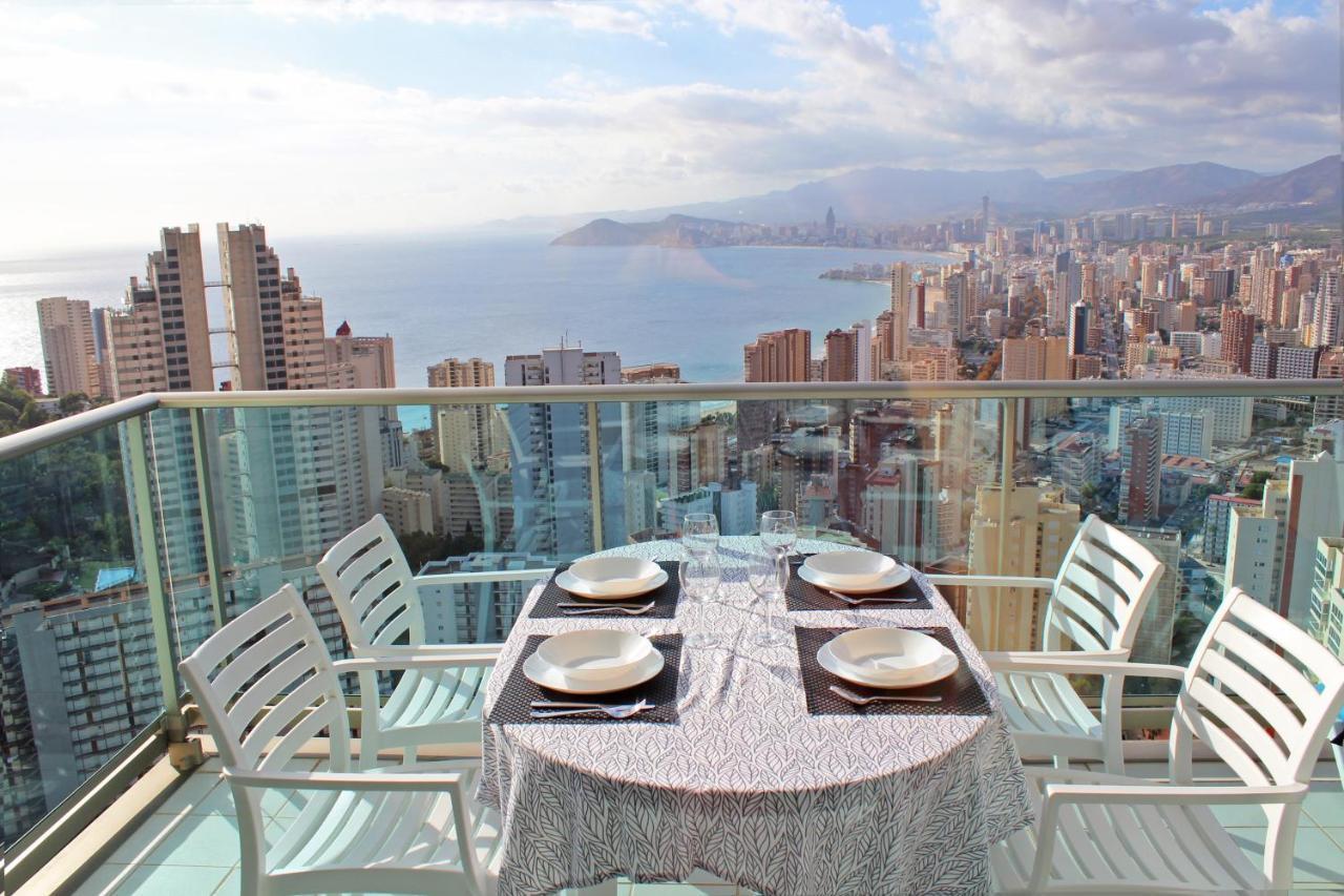 Skyline 26 Stunning Sea Views From A 2-Bedroom Apartment On The 26Th Floor بينايدورم المظهر الخارجي الصورة