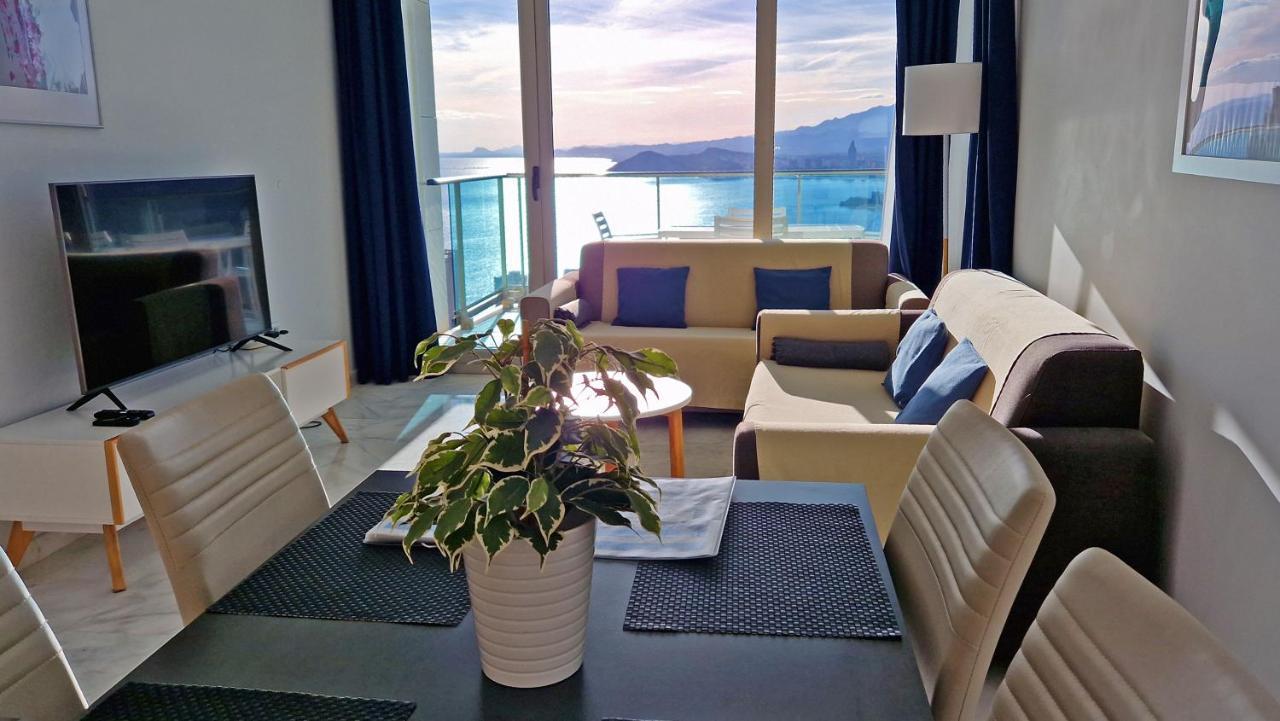 Skyline 26 Stunning Sea Views From A 2-Bedroom Apartment On The 26Th Floor بينايدورم المظهر الخارجي الصورة