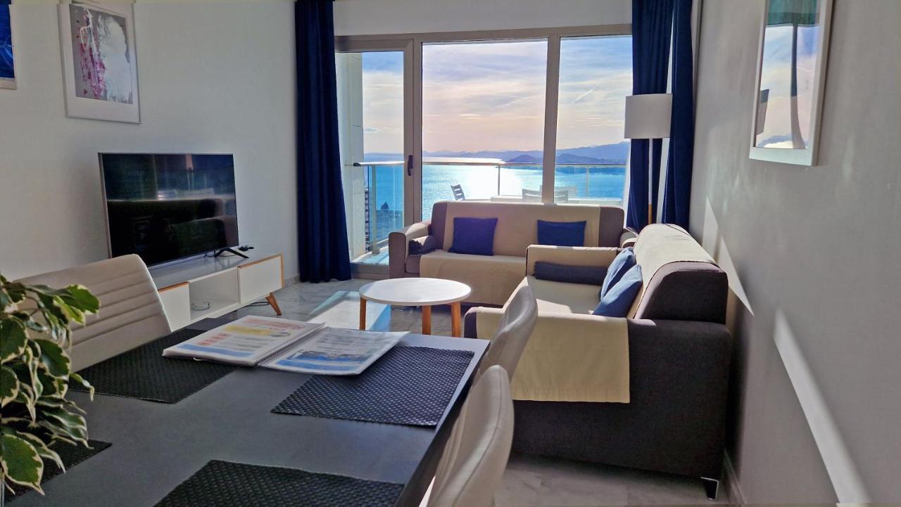 Skyline 26 Stunning Sea Views From A 2-Bedroom Apartment On The 26Th Floor بينايدورم المظهر الخارجي الصورة