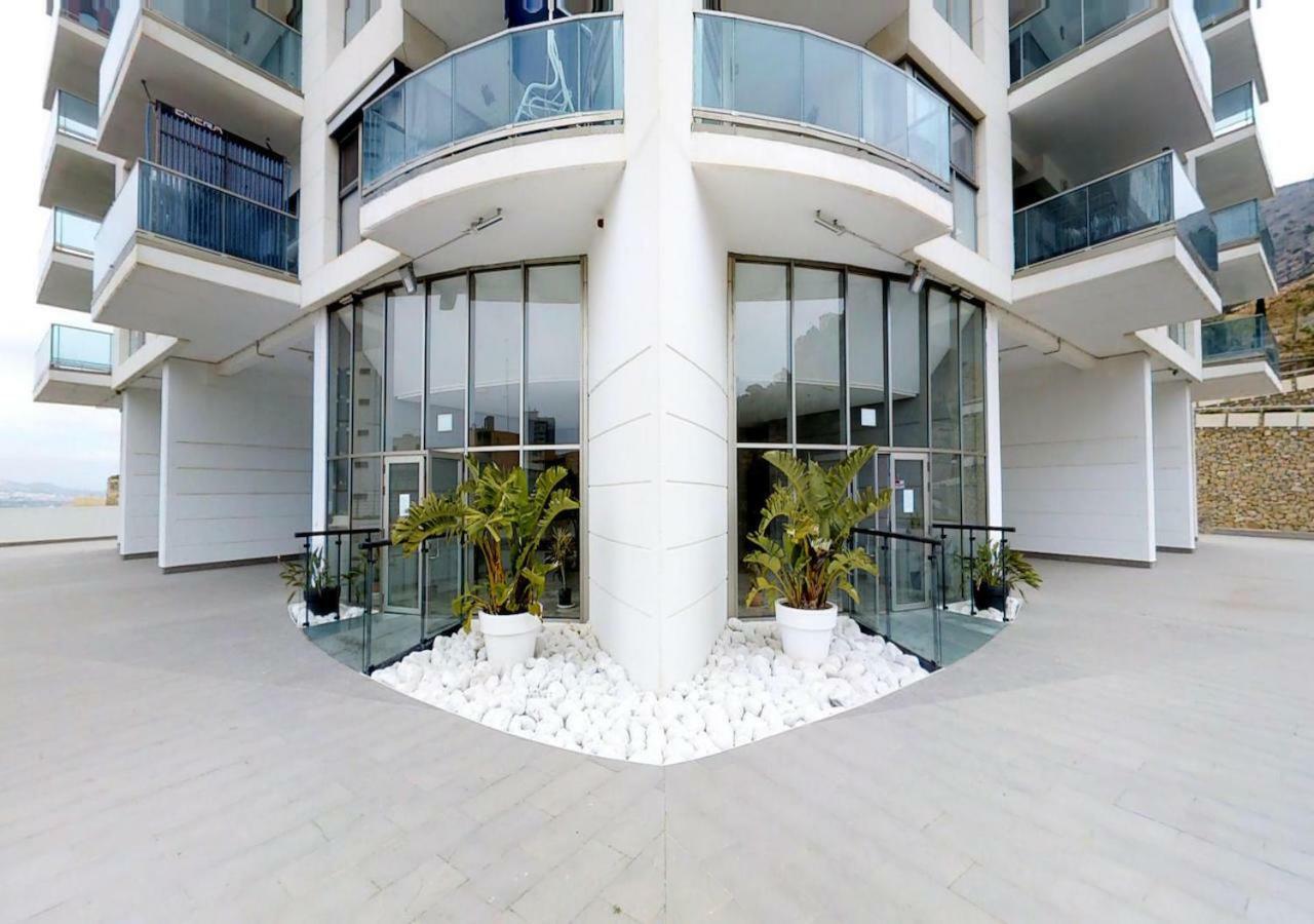Skyline 26 Stunning Sea Views From A 2-Bedroom Apartment On The 26Th Floor بينايدورم المظهر الخارجي الصورة